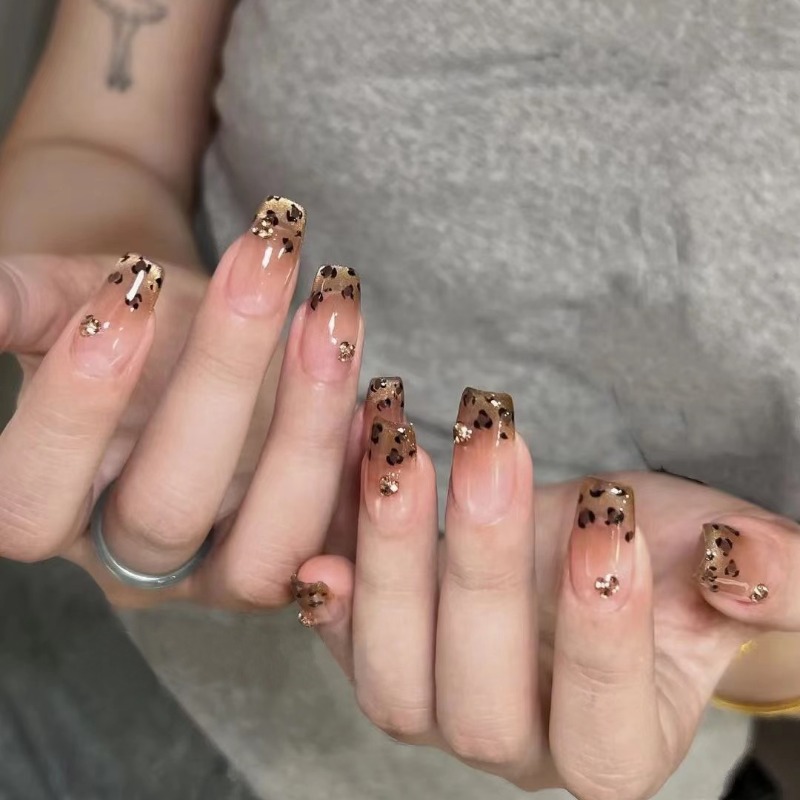 24 Pcs Simple Press Ons Nails  – обзор и цена Nail Art Leopard