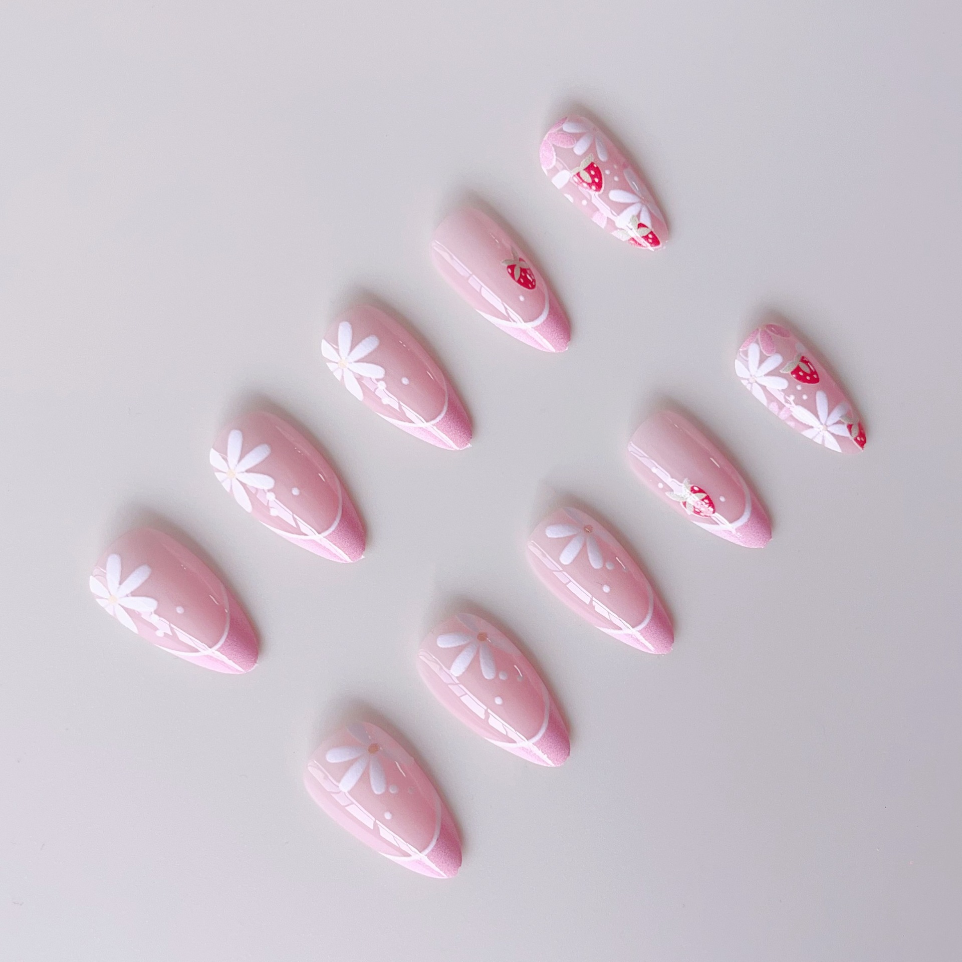 24pcs Ins Short Almond False N – обзор и цена Nail Art Strawberry
