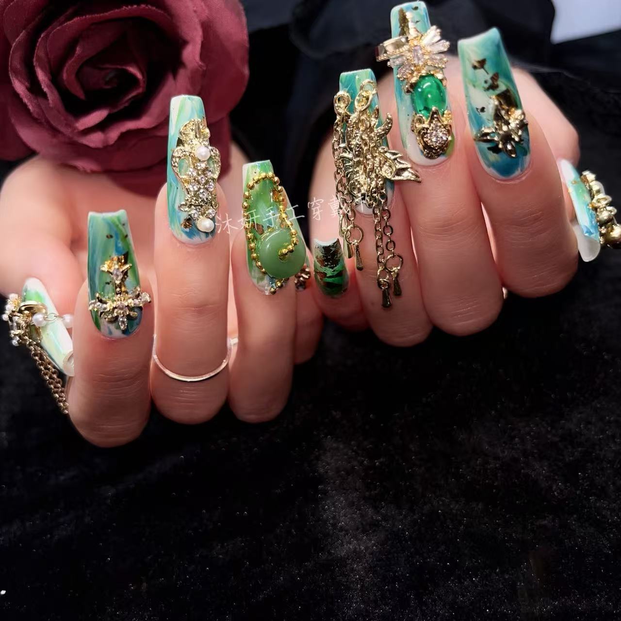 Luxury Emerald Green Press On  – обзор и цена Nail Art Emerald Green